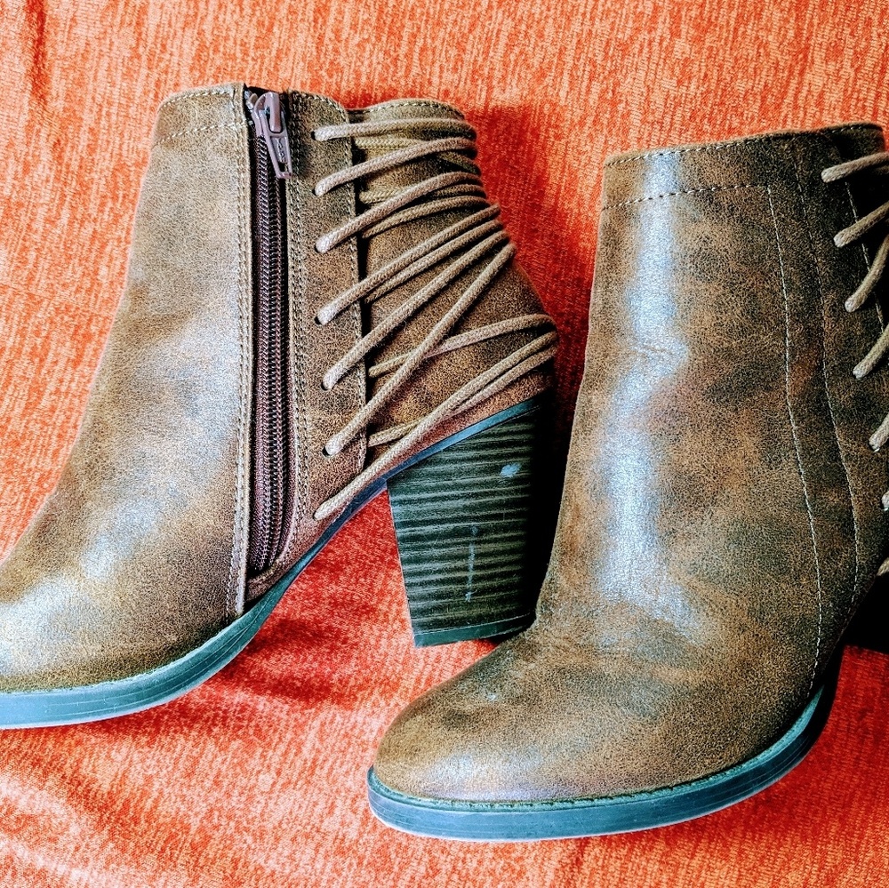 Candies brand women's boots size 8m
